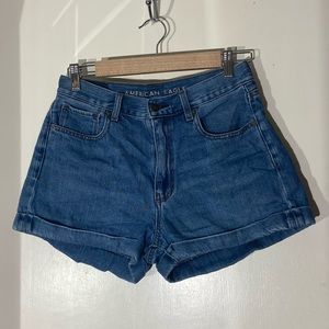 super cute size 6 high rise denim american eagle mom shorts